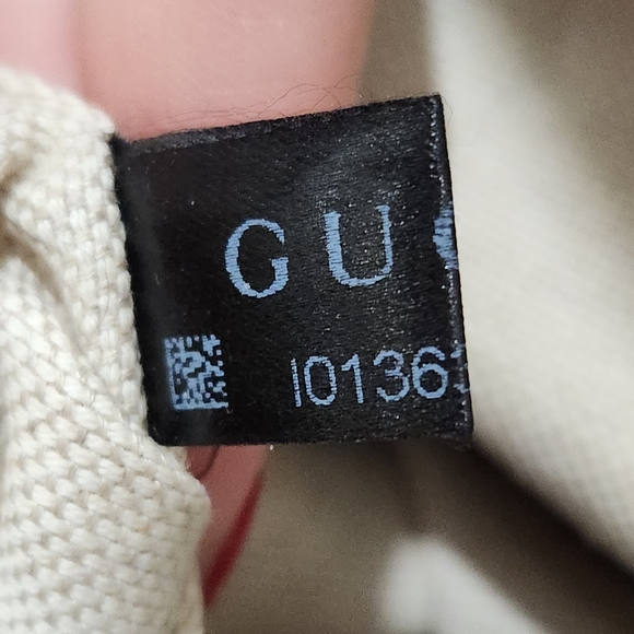 Gucci Crossbody - Picture 9 of 16